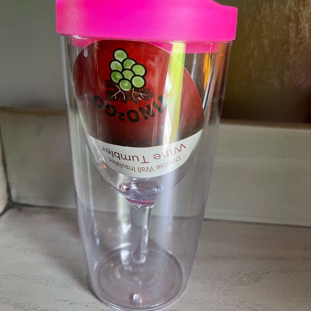 Vino2GO Pink Portable Insulated Wine Tumbler